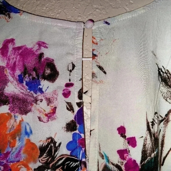 UMGEE IVORY FLORAL SLEEVELESS SHORT DRESS WITH CRISS CROSS DETAIL SIZE LARGE - Picture 6 of 8